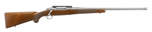 Ruger hawkeye hunter rifle. 30-06 sprg 4rd magazine 22" barrel walnut stock